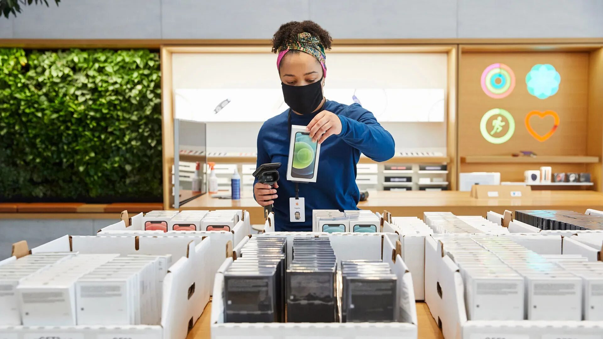 Где производят apple. Эпл дубай. эпл стор в дубае. как производят айфоны. дубай магазин айфон 12.