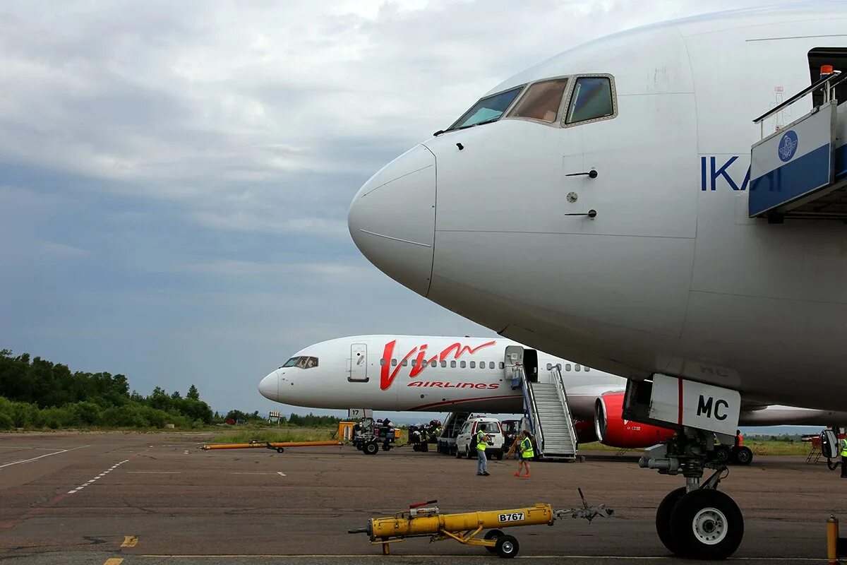 Москва аэропорт благовещенск. Рейс 155 самолет. Амурские авиалинии. Москва благовещенск самолет. Благовещенск-москва уральские авиалинии.