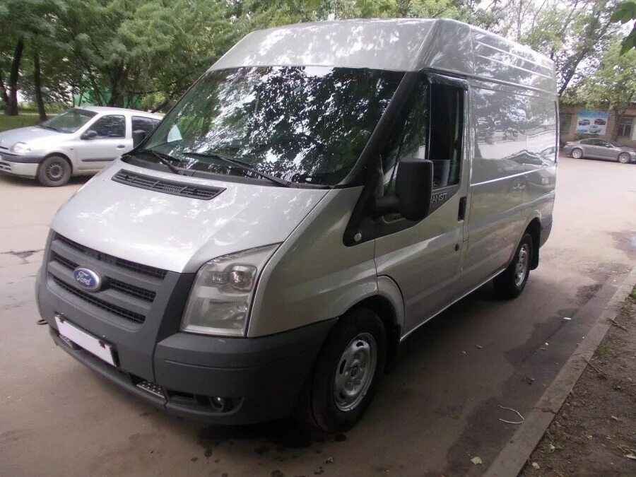 Бу транзит в области. Ford Transit 2011. Ford Transit 2011 фургон. Машина Форт Транзит 2011. Форд Транзит серебристый.