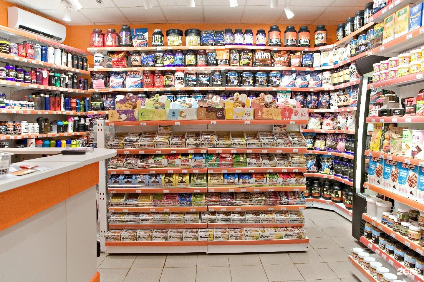 Спортивное питание воронеж магазин. Ассортимент спортивного питания на основе белка. Магазин спортивного питания в балашихе. Белка в магазине. Зеленоград белка спортпит.