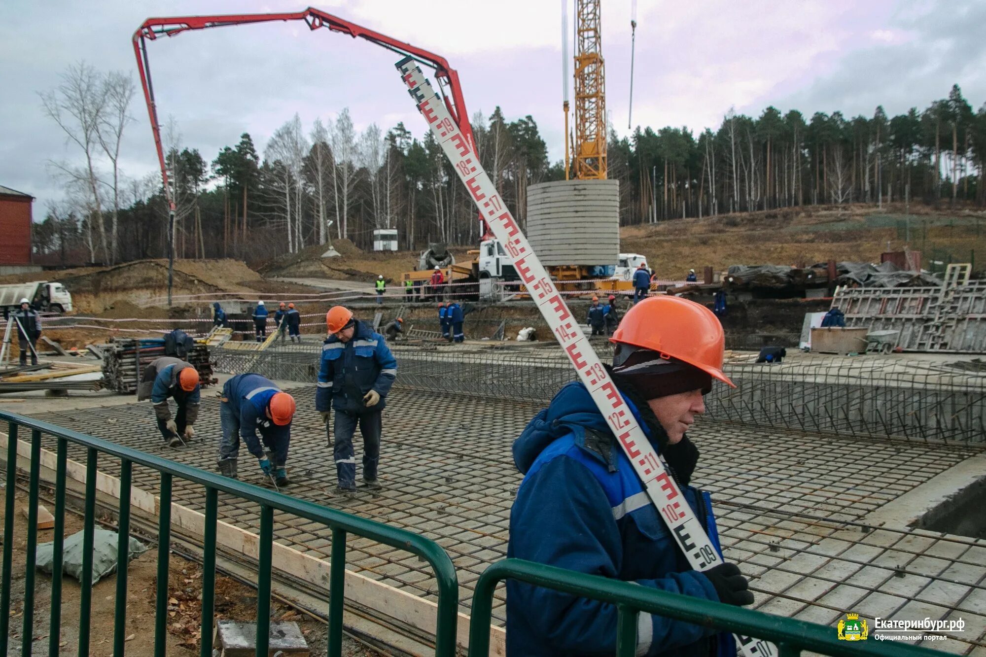 Главные новости екатеринбурга. Калининец Екатеринбург. Открытие Калининец Екатеринбург. Строительство Универсиады в Екатеринбурге.