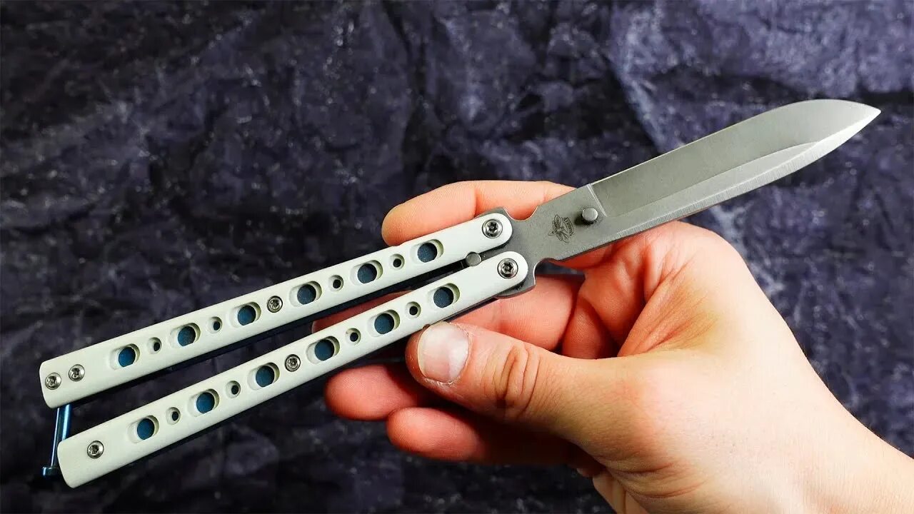 Компания флиппинг. Балисонг флиппинг. benchmade 42 нож бабочка. флиппинг нож бабочка. atropos балисонг.