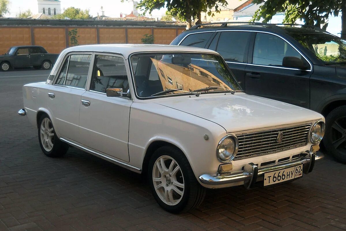 Купить б/у Lada (ВАЗ) 2101 1970-1988 21011 1.3 MT (69 л.с.) бензин механика в Со