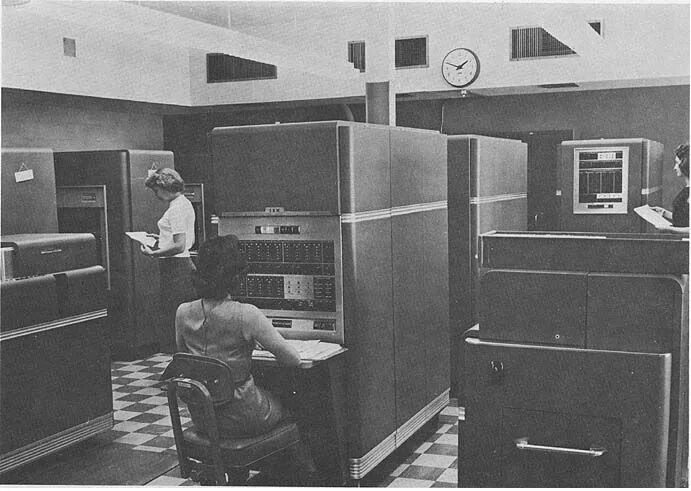 ЭВМ IBM 650. IBM 650 компьютер. Компьютер ИБМ 701. 1957 Г IBM-701. Ibm type