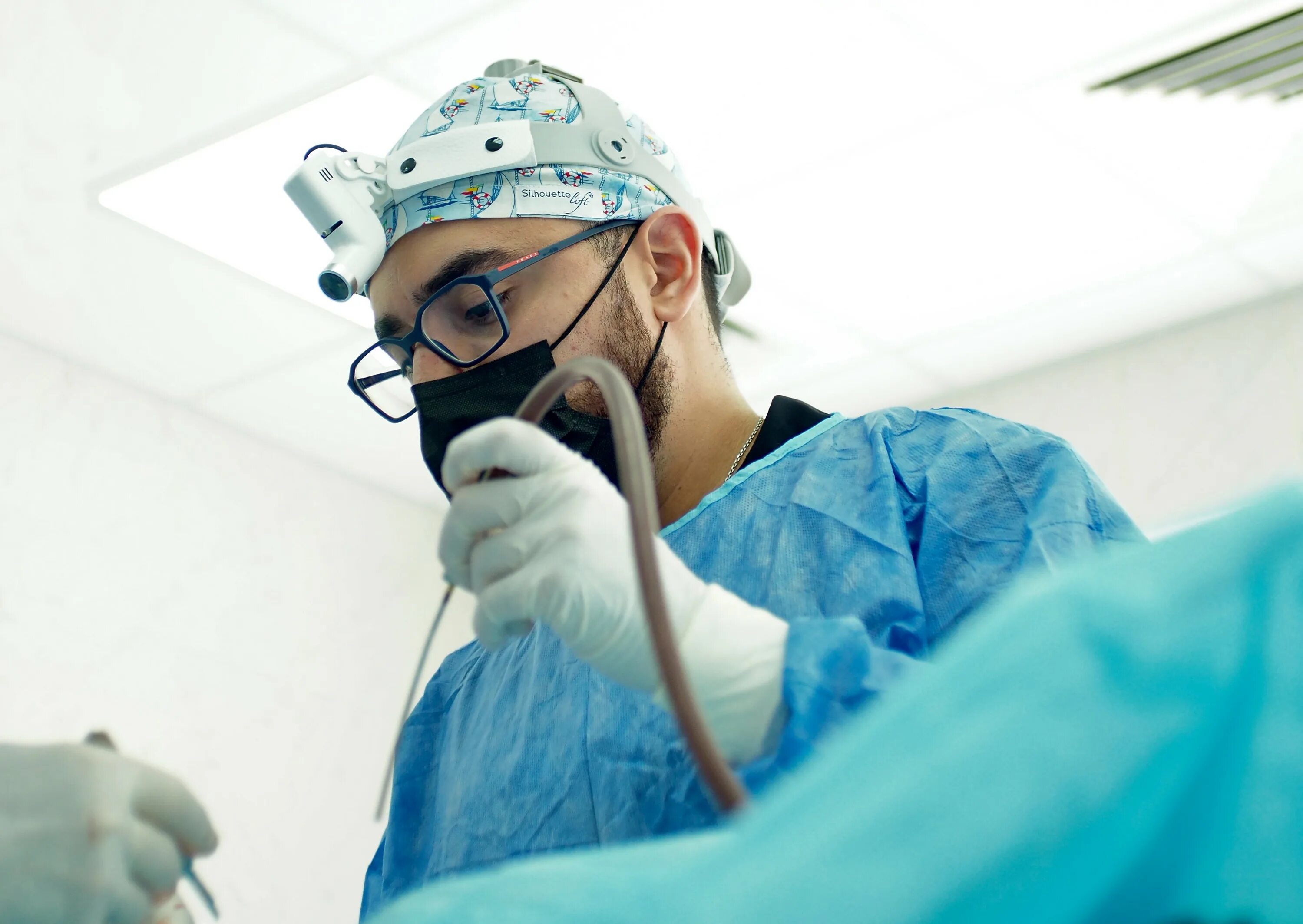 минасян хирург пластический. беляев минасян. хирурги афганистана в операционной. пластический хирург минасян. минасян хирург.