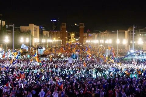 3300 человек