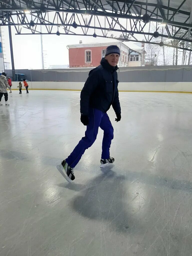 Стадион труд юрьев польский каток. Стадион труд адлер. Стадион труд юрьев. Хоккей в юрьев-польский. Стадион труд юрьев.