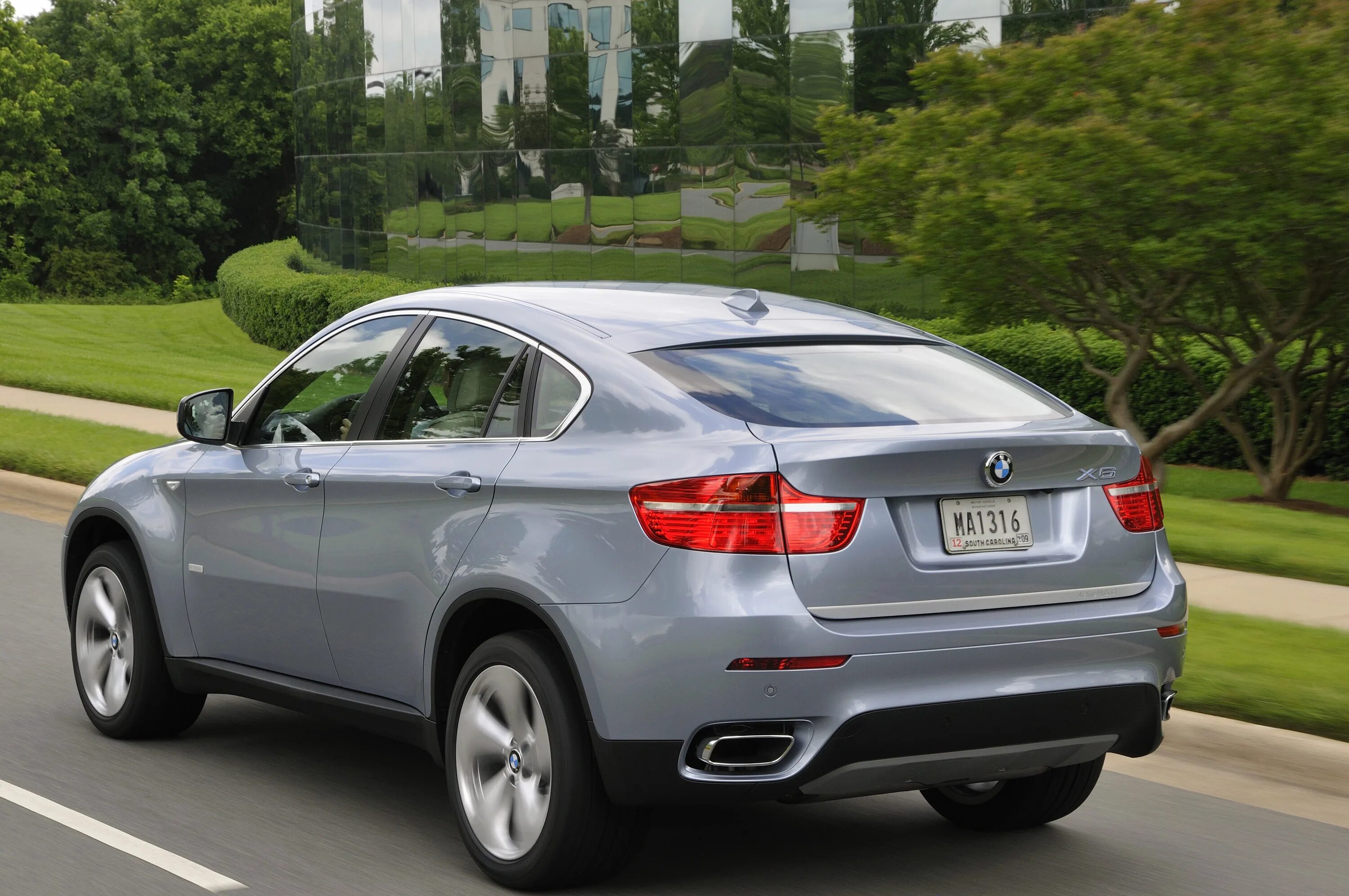 Купить х6 дизель. БМВ Икс 6. BMW x6 ACTIVEHYBRID. BMW x6 e72. БМВ x6 2010.