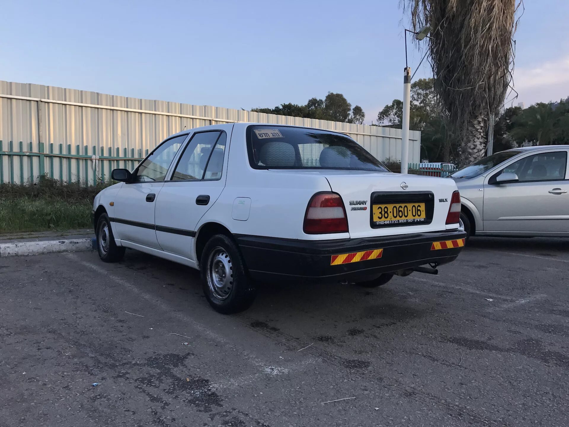 Ниссан санни 1993. Nissan Sunny 1993. Ниссан Санни 1993 года. Nissan Sunny n14. Ниссан Санни 1993 хэтчбек.