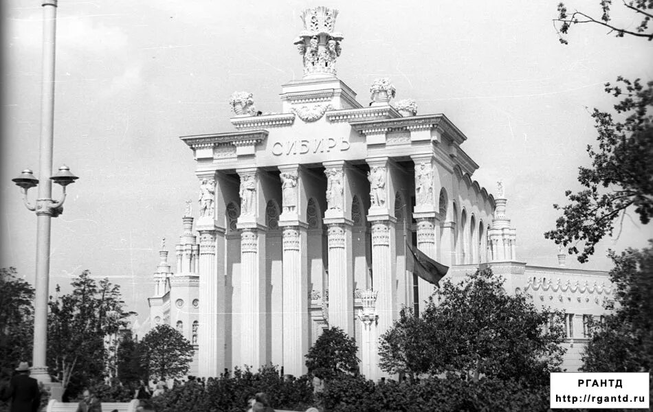 Павильон космос на вднх 1954. Павильон грузинской сср на вднх 1954 год. Павильон зерно вднх 1954. Павильон вднх 1954. Главный павильон всхв (вднх).