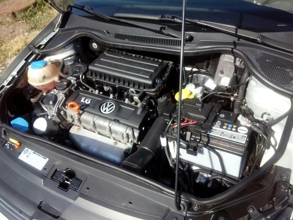 Volkswagen polo 1.6 двигателя. Двигатель поло седан 1.6. Мотор Фольксваген поло 1.6. Двигатель Volkswagen Polo 1.6. Поло седан 2013 двигатель.