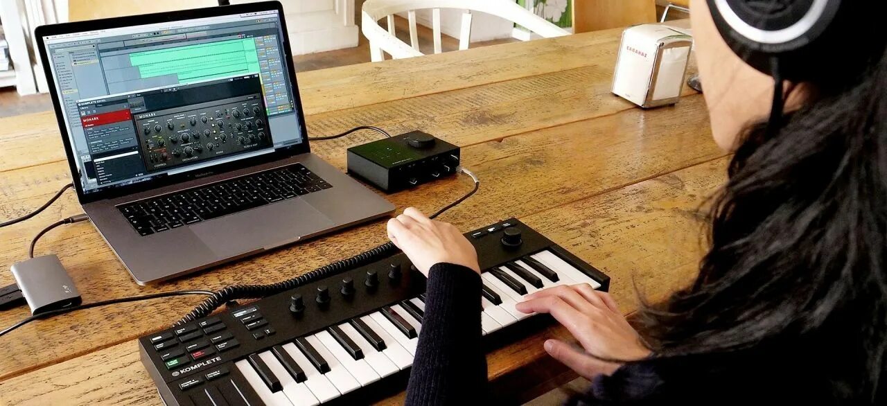 Control 32. Ni m32. Ni instruments m32. Миди клавиатура Logic Pro. Midi клавиатура 2023.