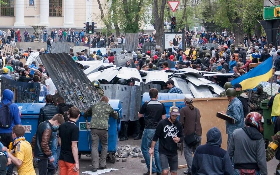 одесса 2 мая дом профсоюзов. луна 2. одесса дом профсоюзов 2 мая 2014. одесса 2014 дом профсоюзов. 2 мая 2007 год.