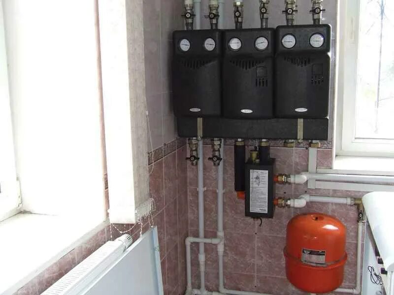 напольный газовый котел с бойлером. газовый котёл viessmann 100 f газовый. Viessmann vitopend 100 w шильдик котла. нейтрализатор viessmann. стенд для обслуживания газовых котлов из нержавеющей стали.