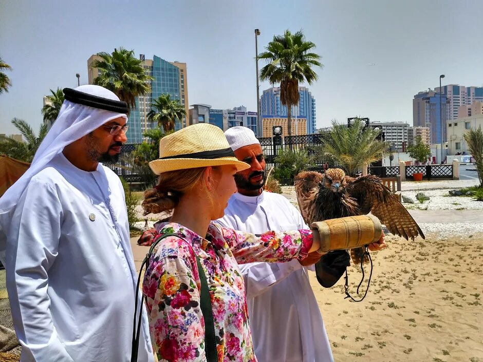Рас аль хайма на карте оаэ. 7 эмиратов оаэ на карте. Карты работающие в арабских эмиратах. Географическая карта оаэ с эмиратами. Карты работающие в арабских эмиратах.