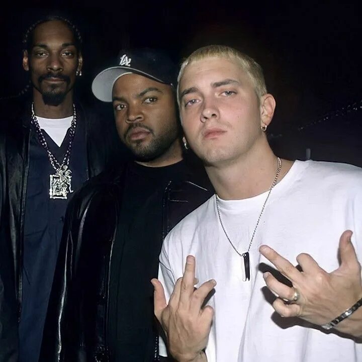 Eminem snoop dogg ice cube. Rap 90s Eminem. Фото Snoop Dogg и Eminem. РЭПЕРЫ 90х Америка зима.