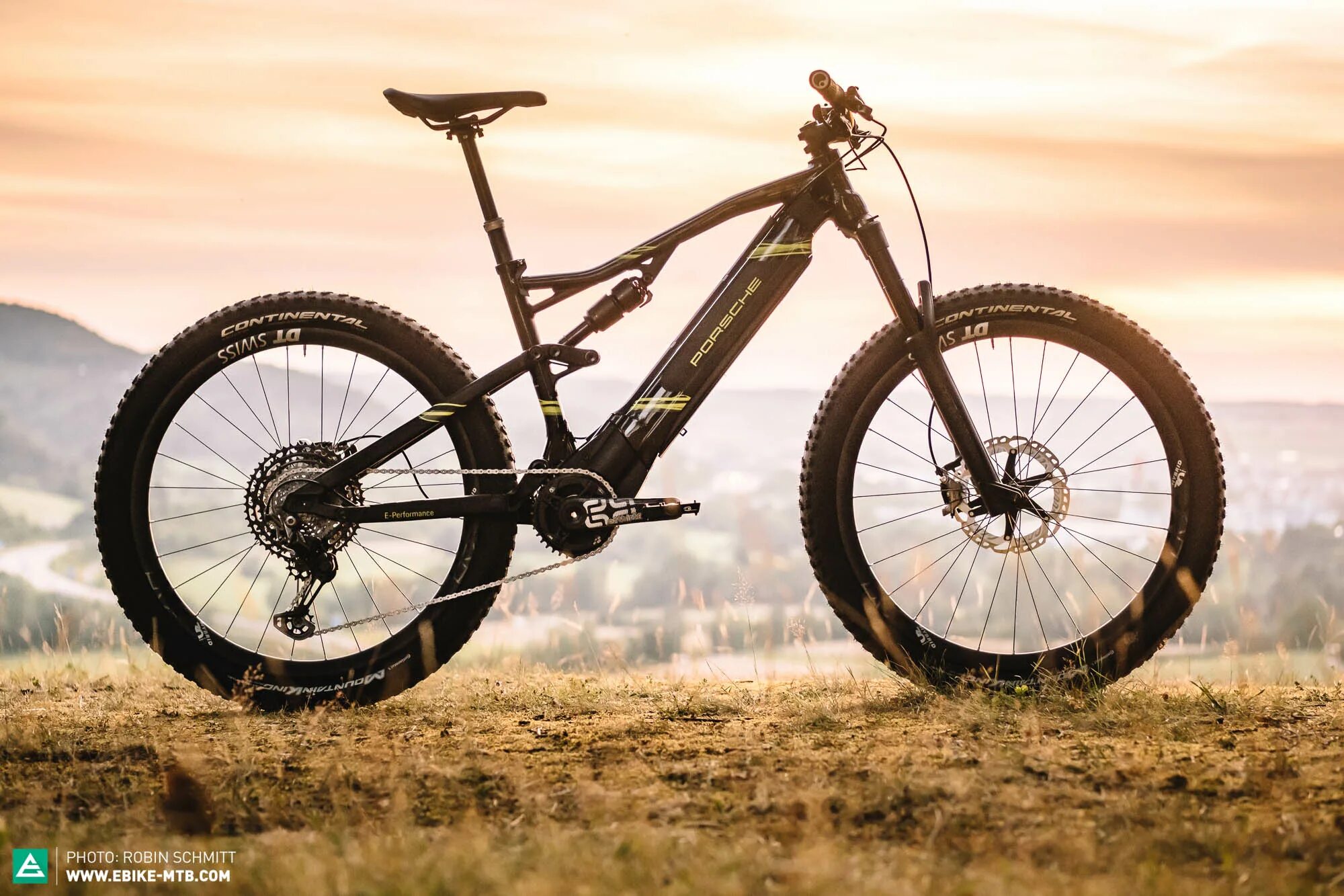 Байк х75 отзывы. Rotwild r.x 750 Pro. Rotwild ebike фара. Е байк. Крылья для горного велосипеда.