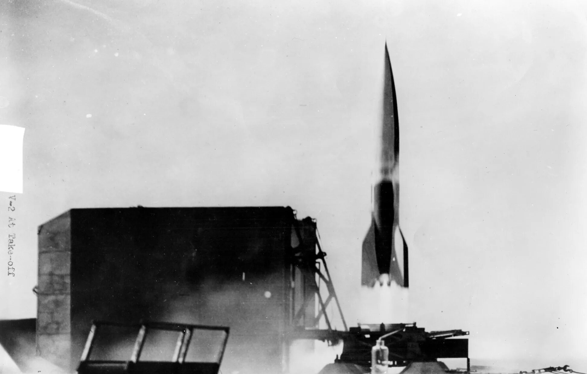 Немецкая фау 2. Фау-2 баллистическая ракета. Немецкая баллистическая ракета фау-2. Немецкая фау 2. Фау ракета немцев.