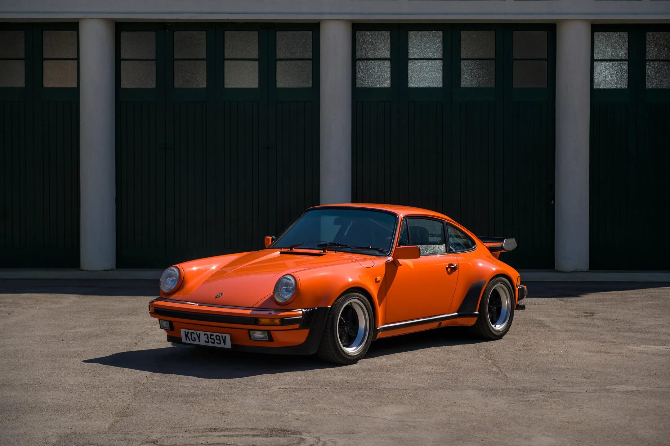 Порше 911 турбо 1970. Старый порше 911 1980. Porsche 911 1980. Porshe 911 1980. Порше 1980.