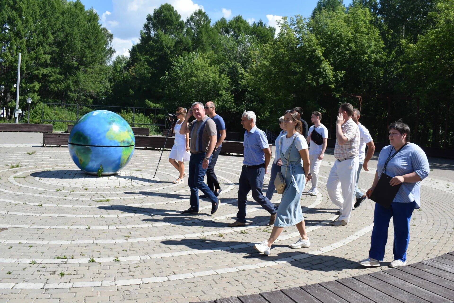 Исполнительный комитет г. Бугульма. Детский сад 38 бугульма. Митинг в бугульме. Мэр бугульмы закиров.