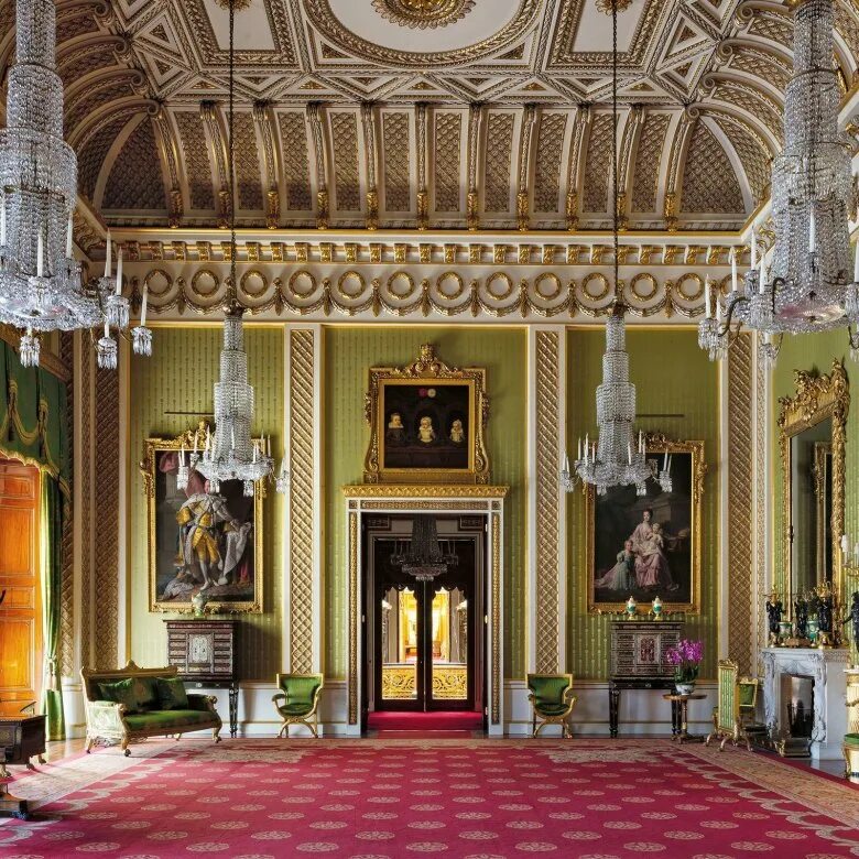 Букингемский дворец зеленая гостиная. Зеленая комната Букингемского дворца. Букингемский дворец спальня королевы. Сент-Джеймсский дворец внутри.