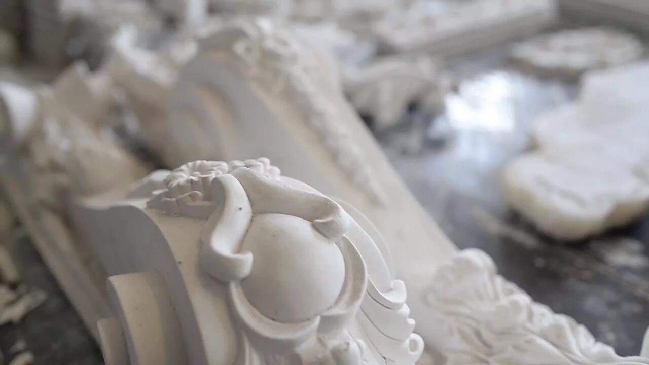 Форма для лепнины из силикона. Сколько гипсовых изделий. Сколько гипсовых изделий. Производство гипсовых изделий. Изделия из гипса.