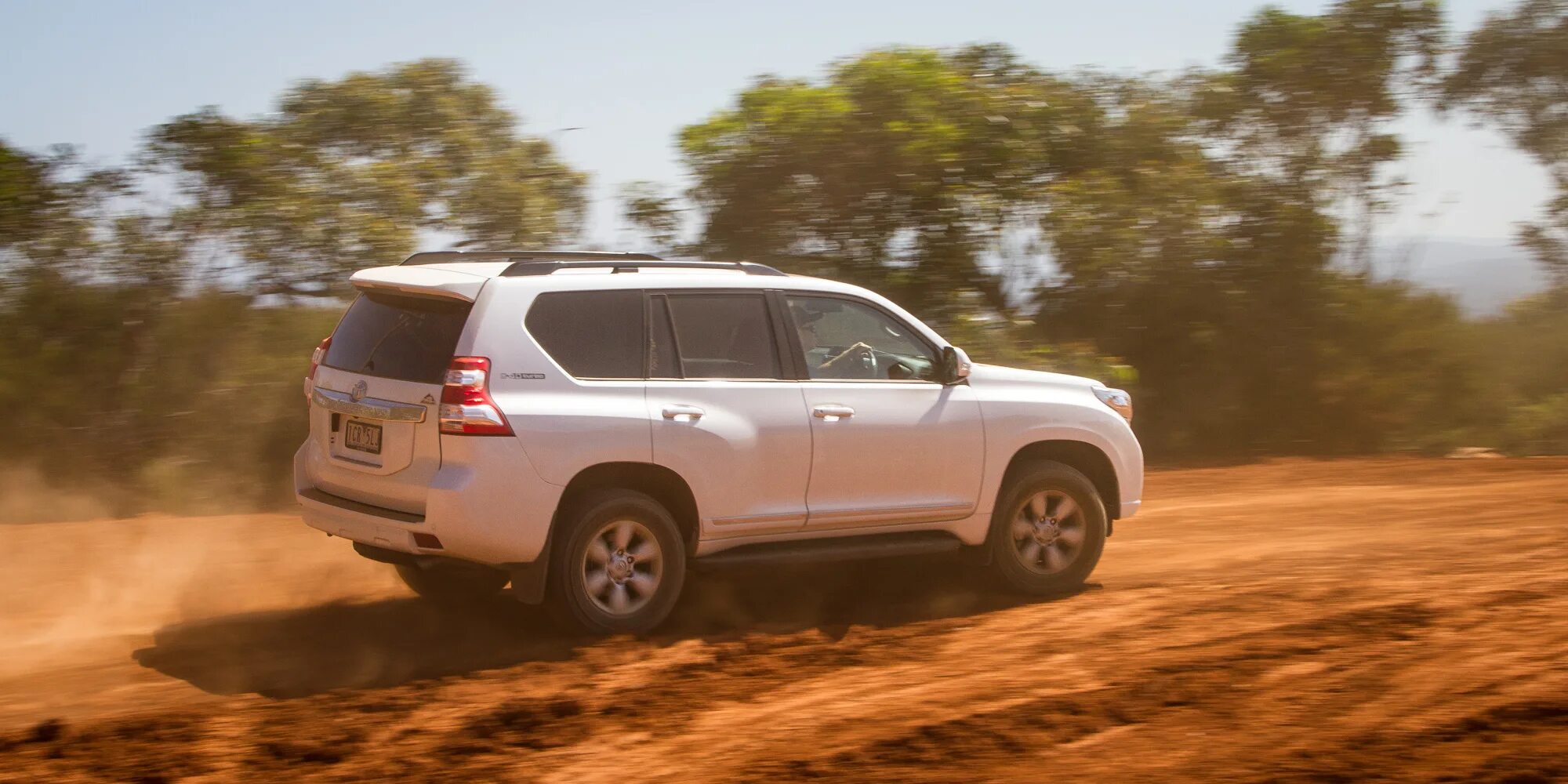 Тойота прадо и митсубиси паджеро спорт. Митсубиси паджеро прадо. Toyota land cruiser pajero. Паджеро прадо. Митсубиси паджеро и тойота прадо.