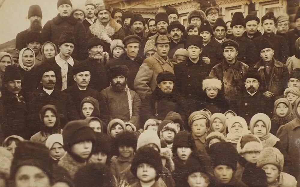 Деревня 1920 годов. Кашино Ленин электростанция. Деревенские жители 1920 годы. Ленин 1920.