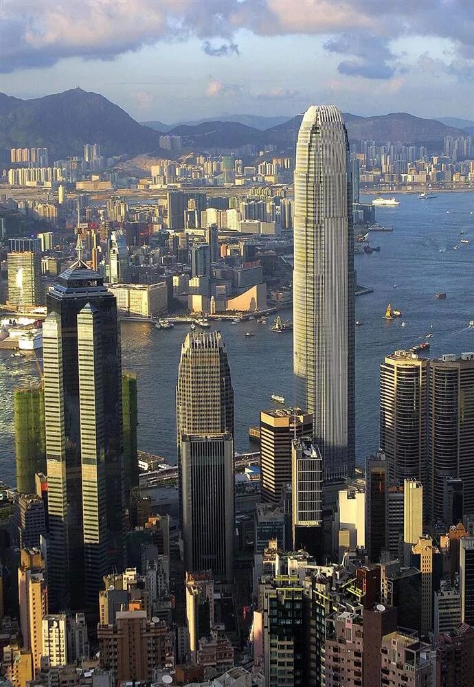 Небоскребы гонконга. Международный финансовый центр Гонконга. Международный финансовый центр-2 Гонконг. Hong Kong небоскребы. Небоскреб Гонконга скайскрепер.