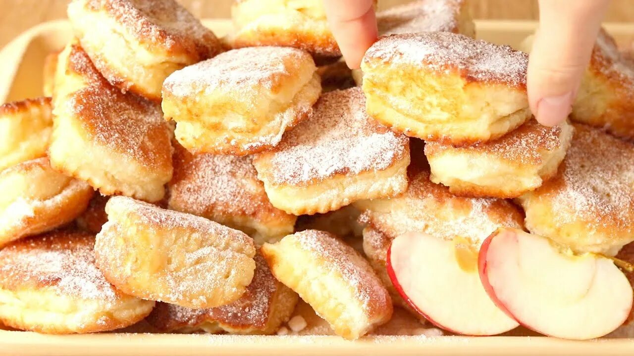 Пышная из творога рецепт с фото. Творожные пышки. Пышки с творогом. Пышки с творогом на сковороде. Печенье пышки с творогом.