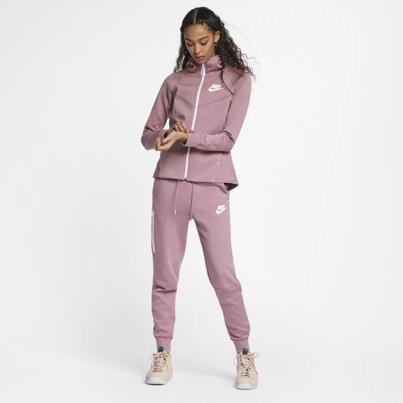 Спортивные nike женские. Nike Tech Fleece костюм женский. Спортивный костюм Nike Tech Fleece женский. Nike Sportswear Tech Fleece костюм женский. Спортивные костюмы Nike NSW tch FLC.