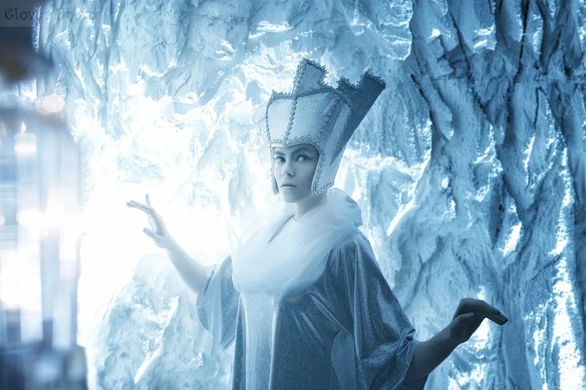 Снежная королева родители. Снежная королева 2002. снежная королева изольда. снежная королева из сказки снежная королева. орн снежная королева.