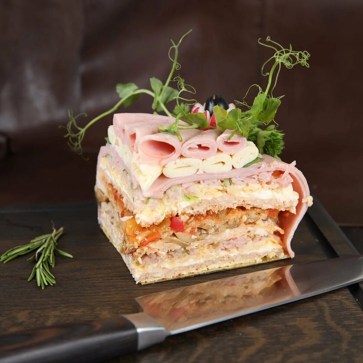 Торт бутерброд. Скандинавский бутербродный торт. мясной закусочный торт. скандинавский закусочный торт. необычный торт несладкий.