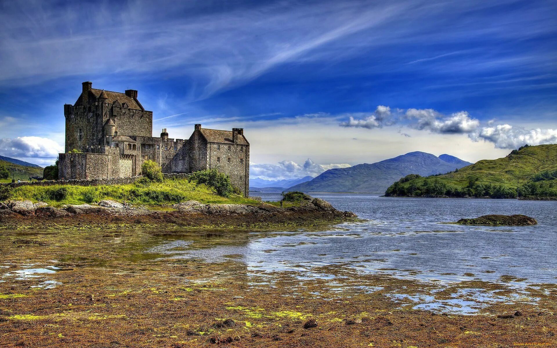 Scotland is beautiful. Замок Эйлен-Донан. Эйлен Донан Шотландия. Шотландский замок Эйлен Донан. Эйлин-Донан (замок, Шотландия).