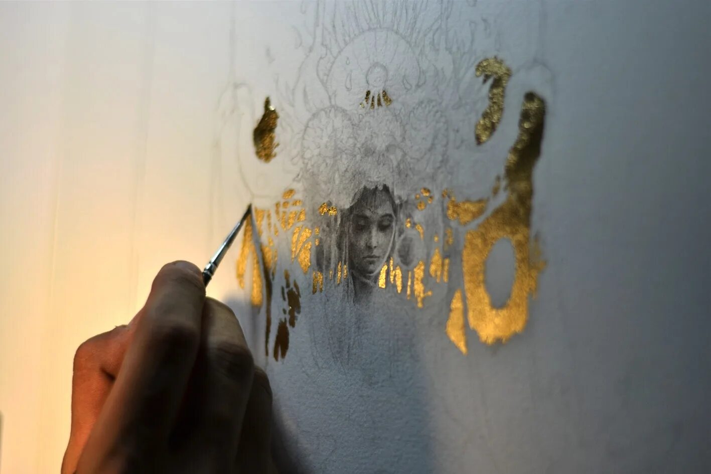 Как рисовать поталью. Как рисовать поталью. Картины с поталью мастер класс. Абстрактные картины с поталью. Текстурная паста и поталь.