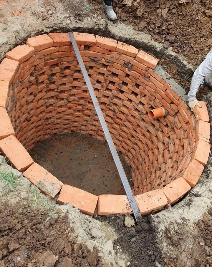 Очистить выгребную яму в частном доме