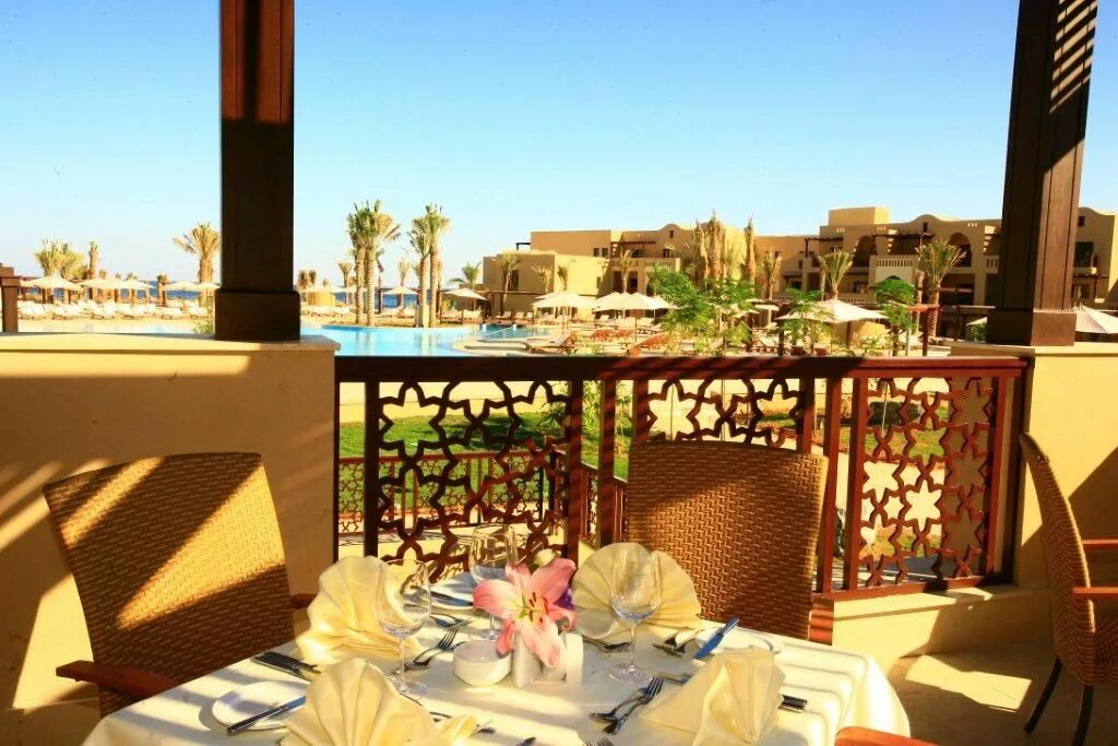 Мирамар аль аках бич фуджейра. Отель miramar al aqah beach resort. дубай мирамар фуджейра. miramar al aqah beach resort 5 оаэ. miramar al aqah 5 фуджейра.