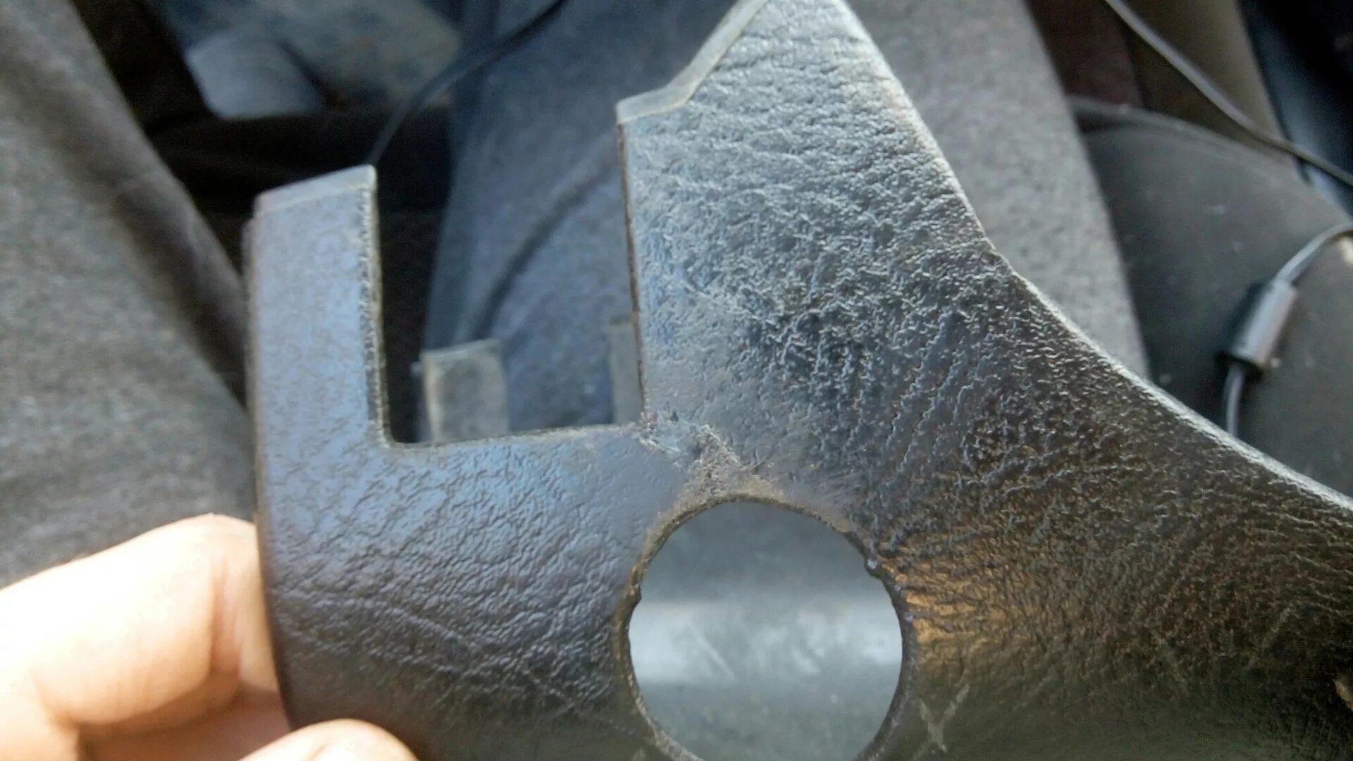 Покраска деталей автомобиля. Паять пластик автомобиля. Покраска пластиковых элементов авто. Восстановление пластмасс. Восстановление пластмасс.