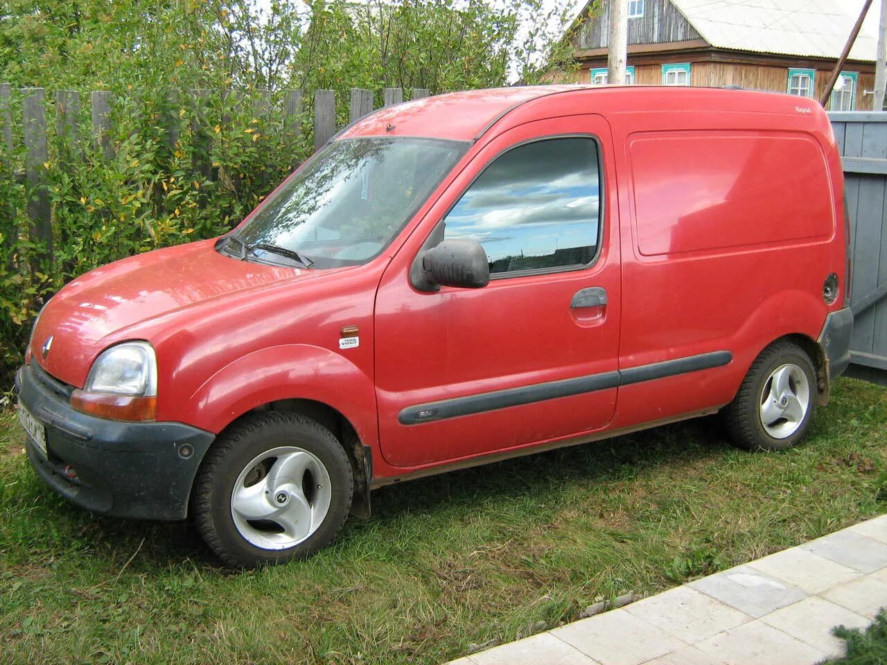 Renault kangoo renault kangoo двигатели. Renault Kangoo 1999. Рено Kangoo 2001. Рено Кангу 2001г. Машина Рено 3246 Kangoo.