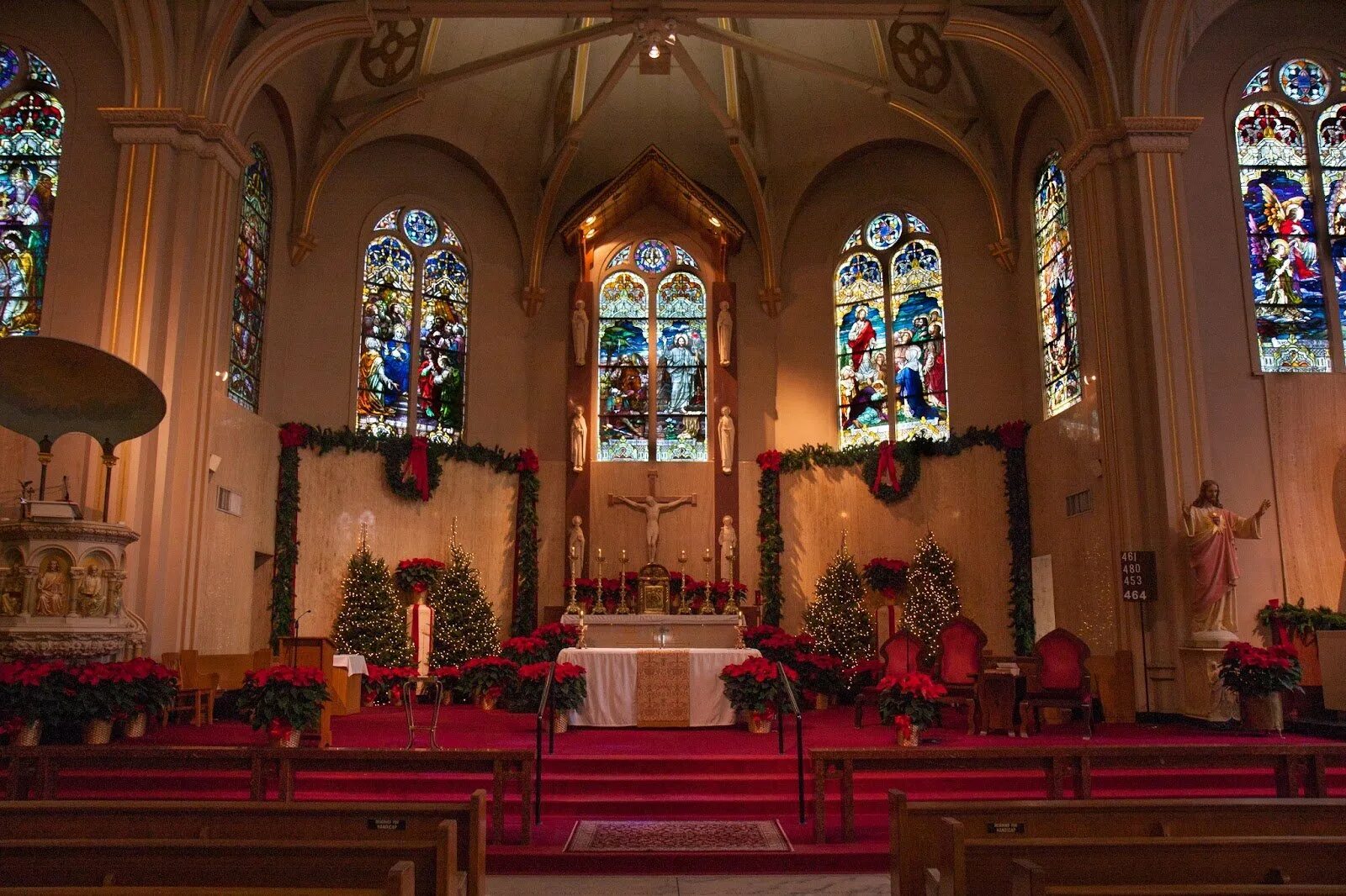 Новый год у католиков. Рождество в германии католическая церковь в германии. Новогодняя церковь. Месса христа в германии. Рождество в германии католическая церковь в германии.