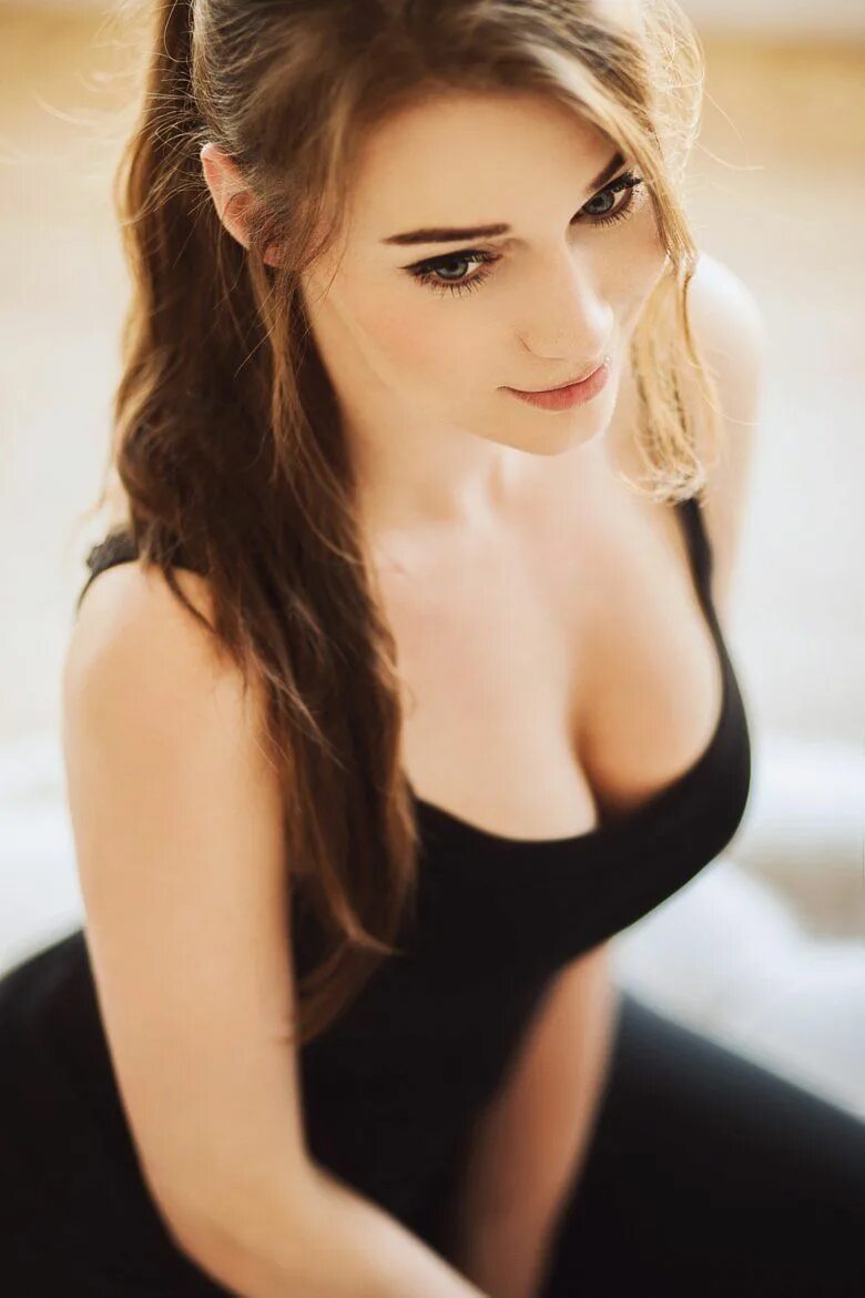 Красивые девочки подростки. Shelby chesnes. Hottest cute girl. Кейтлин белл. Hottest cute girl.