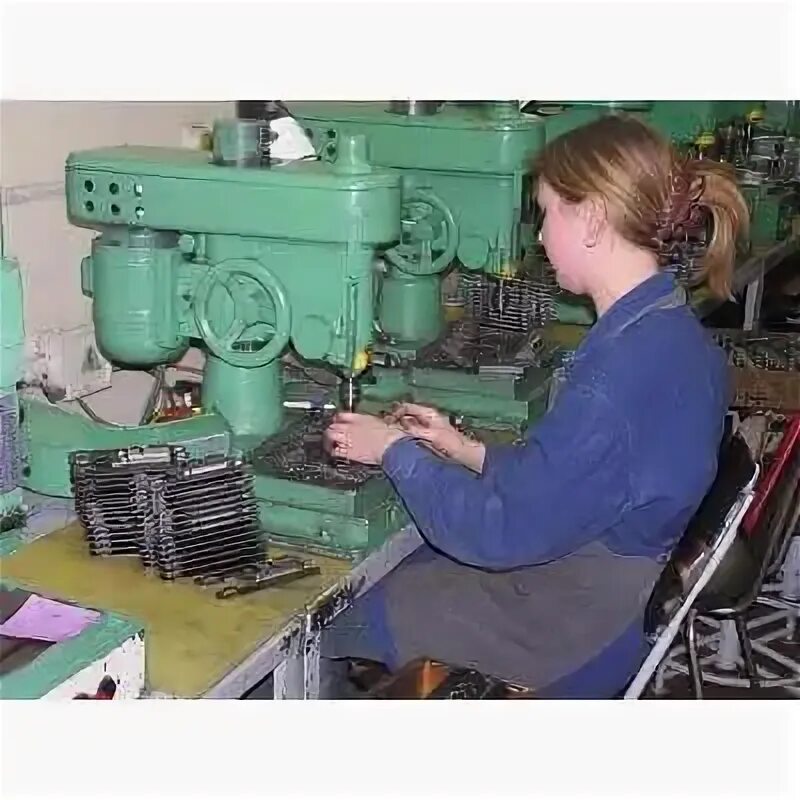 Штамповщик (оператор автоматической штамповочной линии). Штамповщик. Слесарь штамповщик. Штамповщик металла. Штамповщик холодной штамповки.