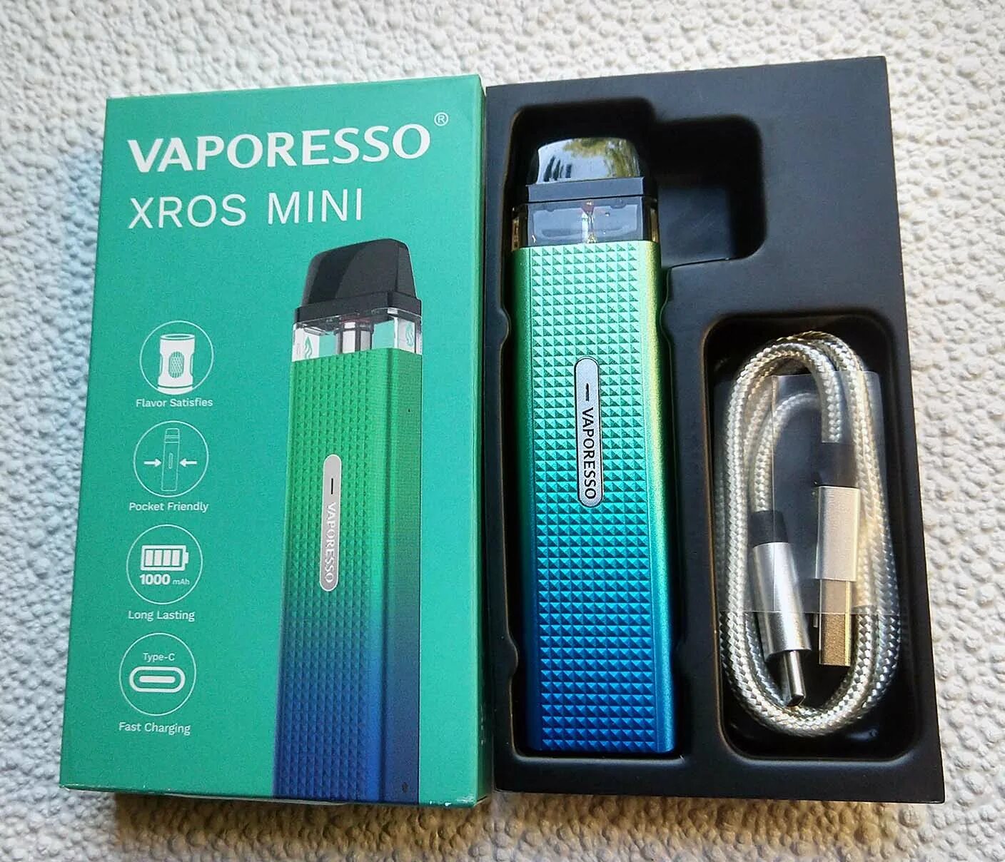 Какой xros лучше выбрать. Vaporesso xros mini 2. вейп vaporesso xros mini. vaporesso xros mini pod kit. vaporesso xros 3 mini.