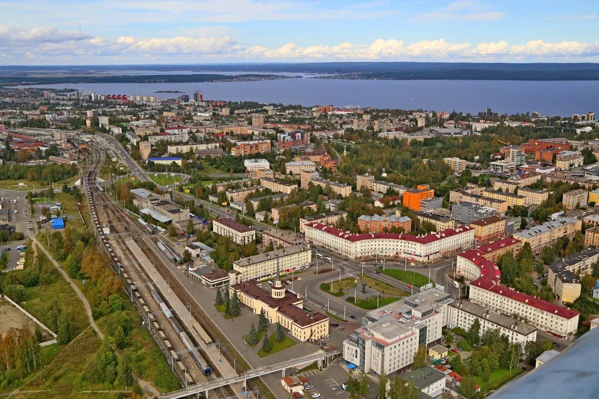 Карелия Петрозаводск. Петрозаводск с высоты птичьего полета. Виды Петрозаводска. Петрозаводск виды города.