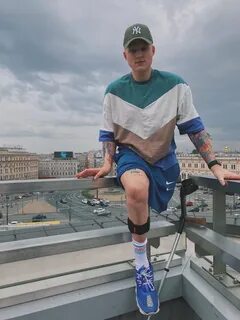 Сережи кутового