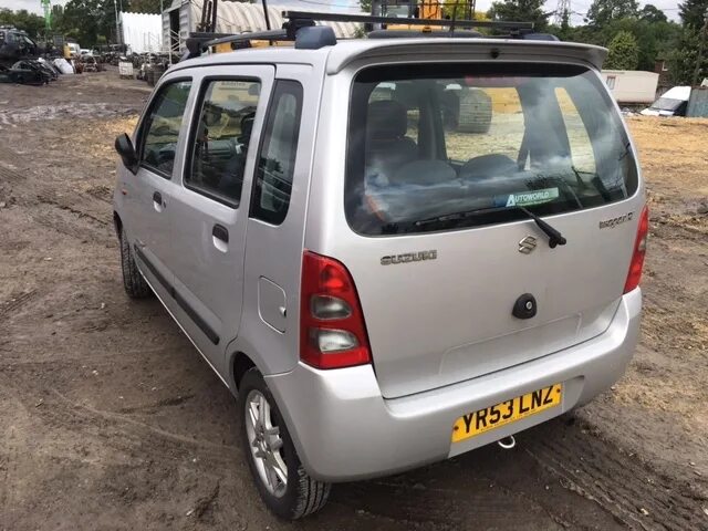 Suzuki wagon r 2. Машина сузуки вагон плюс 2000 года. Suzuki wagon r 2000. Suzuki wagon 2000. Suzuki wagon r+ 2000.