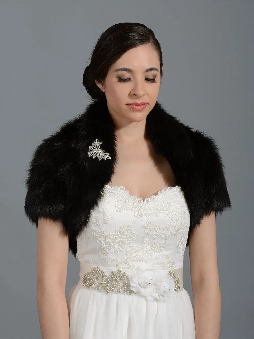 Меховая пелерина. Болеро из меха. Punto болеро мех. Красное платье с меховой накидкой. Болеро меховое женское.