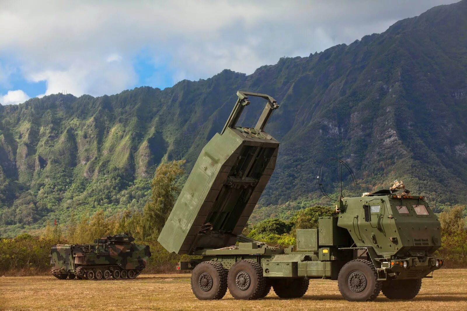 Химарс рсзо. Химарс. Хамерс оружие. M142 himars. М142 himars.