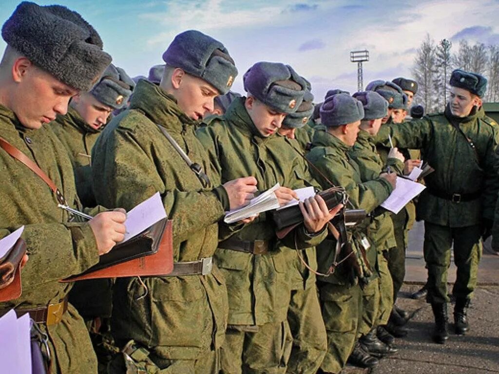 Распорядиться военный. Военная деятельность. Занятия в армии. Солдат Российской армии. Воспитание военнослужащих.