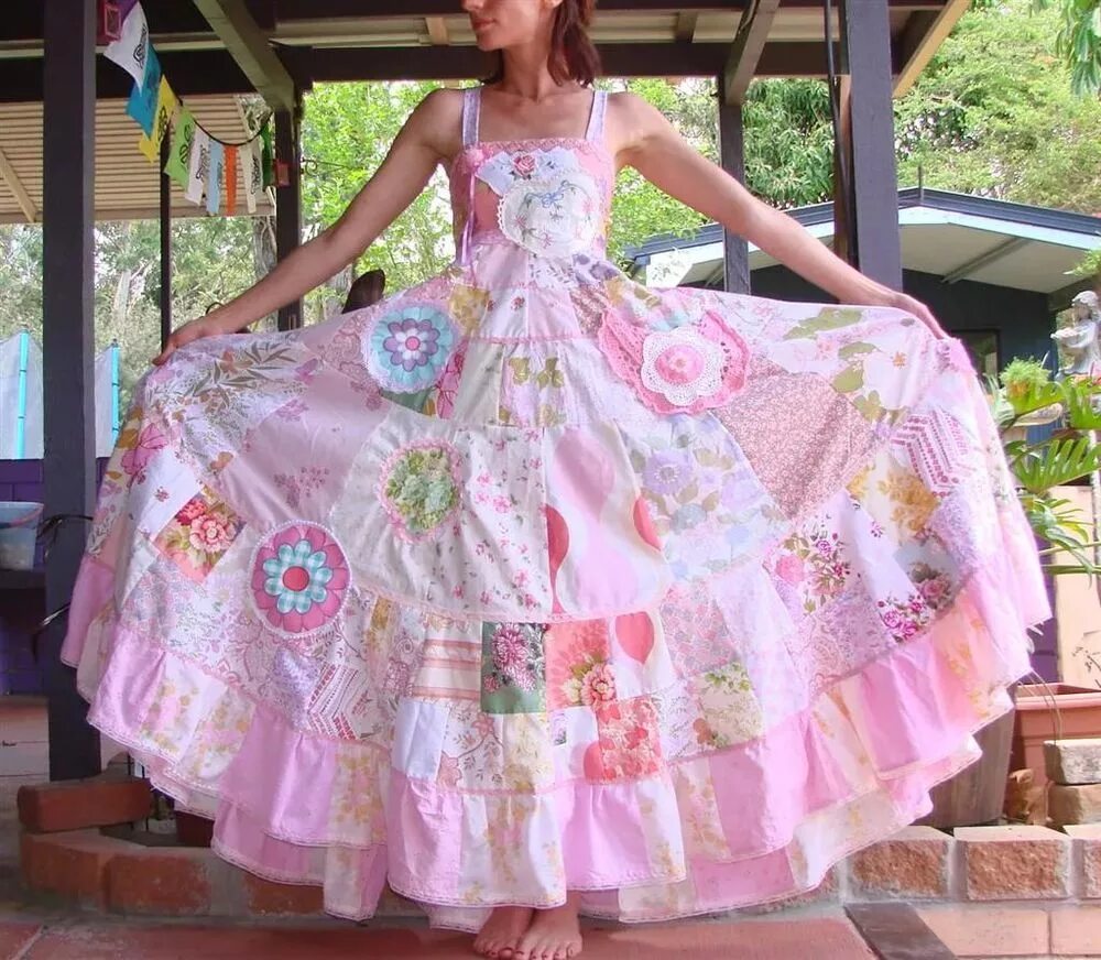 Рукоделие платья. Платье в стиле пэчворк. Летнее платье пэчворк. Одежда в лоскутной технике. Пэчворк в одежде.